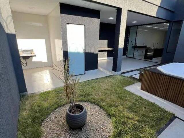 #241 - Casa para Venda em Goiânia - GO - 1