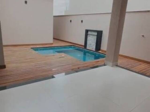 Casa para Venda em Senador Canedo - 5