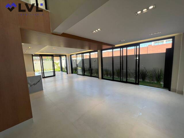 Sobrado para Venda em Aparecida de Goiânia - 4