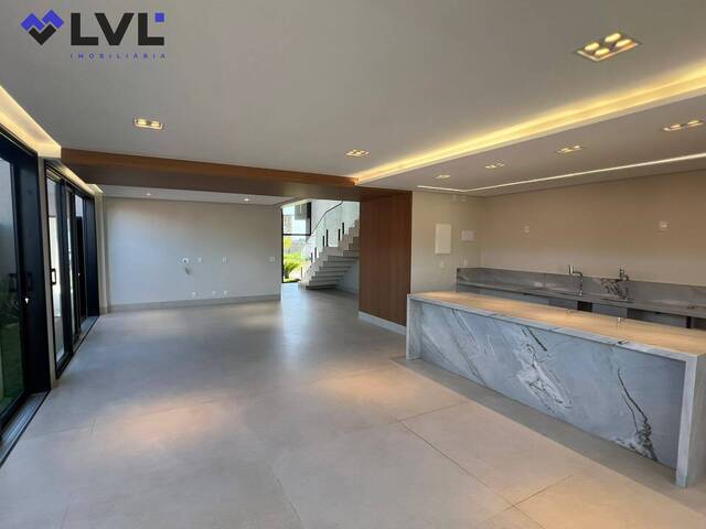 Sobrado para Venda em Aparecida de Goiânia - 5