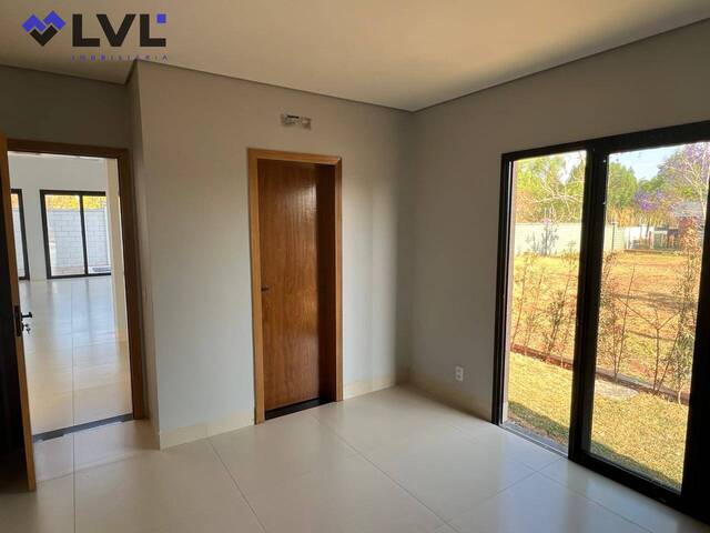 Sobrado para Venda em Senador Canedo - 4